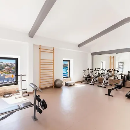 Dream House In Clube