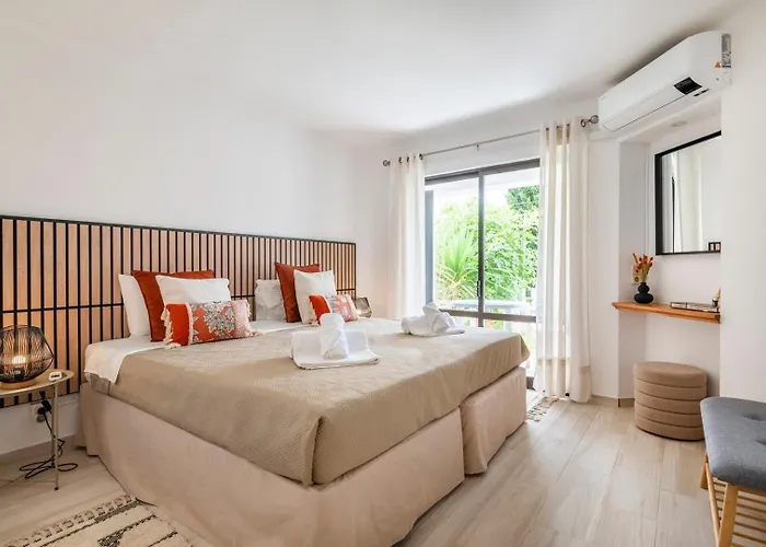 Dream House In Clube