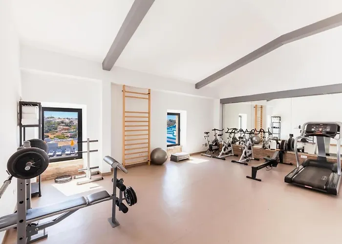 Dream House In Clube